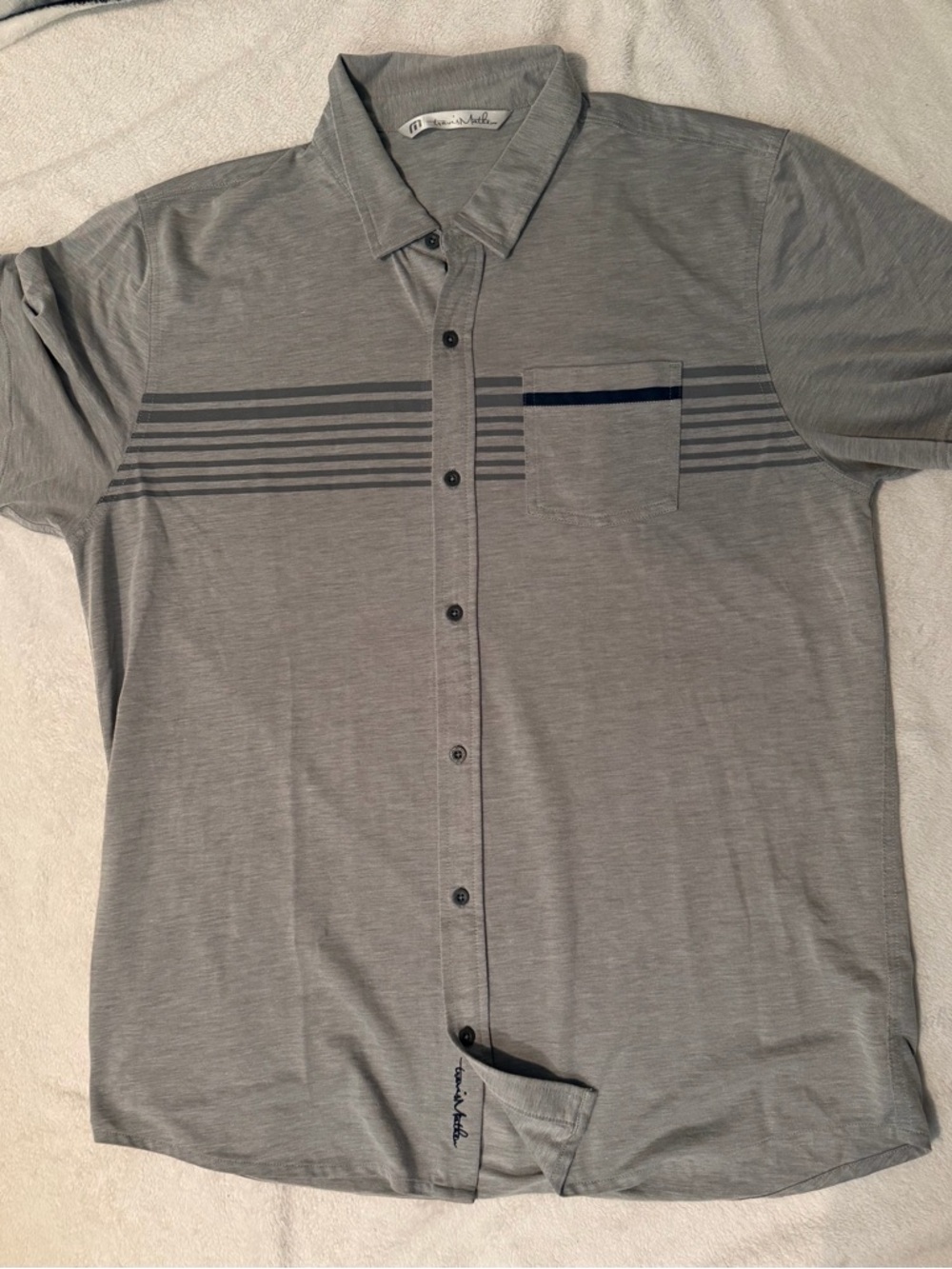 Travis Mathew Gray Short Sleeve Button-Down Shirt with Chest Pocket